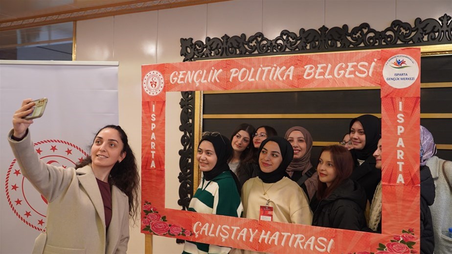 GELECEĞE YÖN VEREN ADIM : Gençlik Politikaları Vizyon Çalıştayı