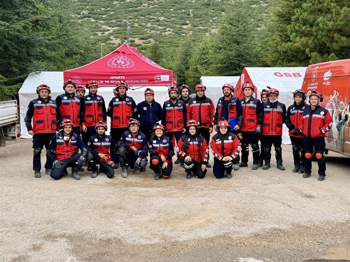 Isparta GSB Hafif Seviye Arama Kurtarma Ekibi Sahada Eğitim Tazeledi